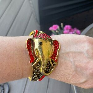 Elegant Gold Bangle Bracelet